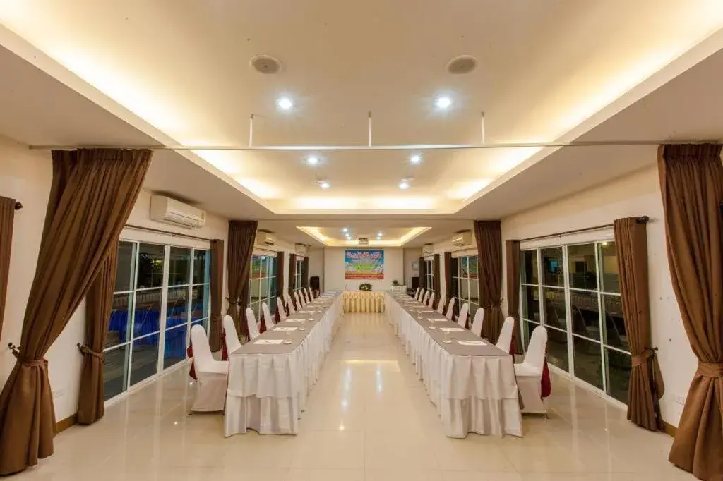 Varee Valley Resort and Restaurant Varee Valley Resort and Restaurant