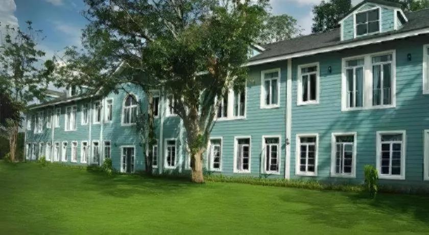 Varee Valley Resort and Restaurant