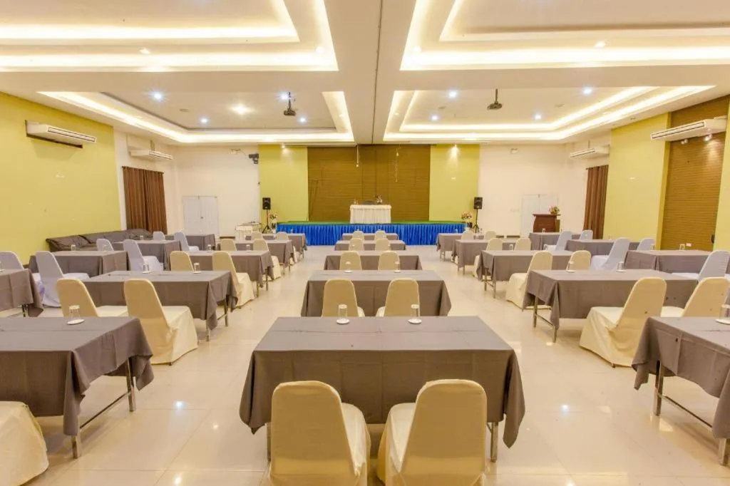 Varee Valley Resort and Restaurant