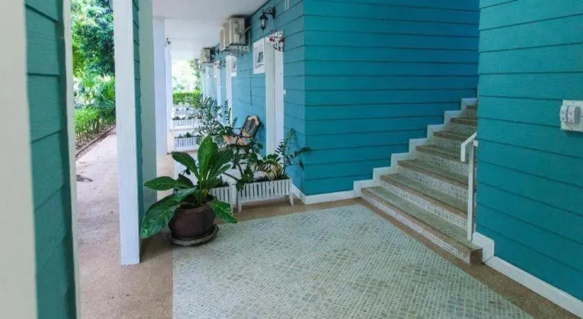 Varee Valley Resort and Restaurant