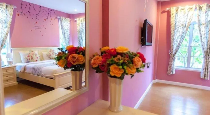 Bed in Varee Valley Resort and Restaurant