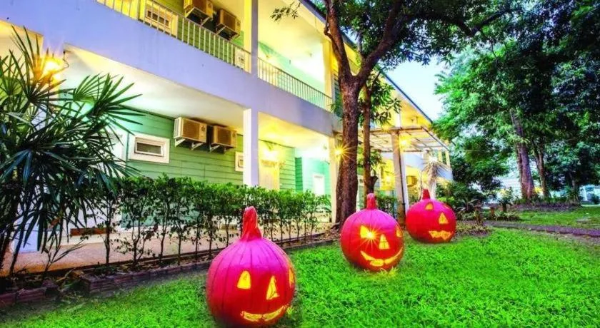 Varee Valley Resort and Restaurant