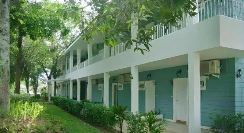 Varee Valley Resort and Restaurant