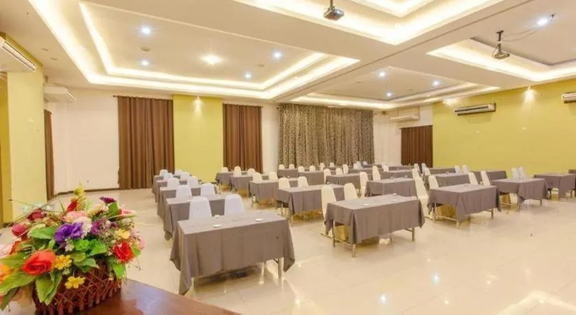 Varee Valley Resort and Restaurant