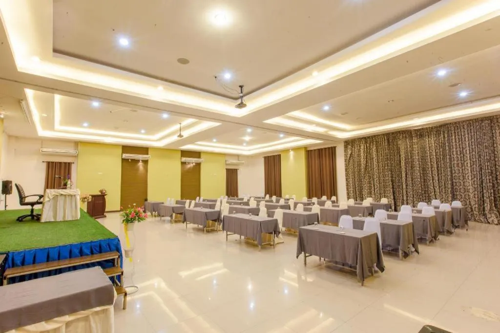 Varee Valley Resort and Restaurant