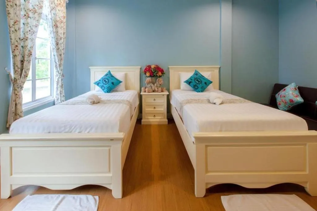 Bed in Varee Valley Resort and Restaurant