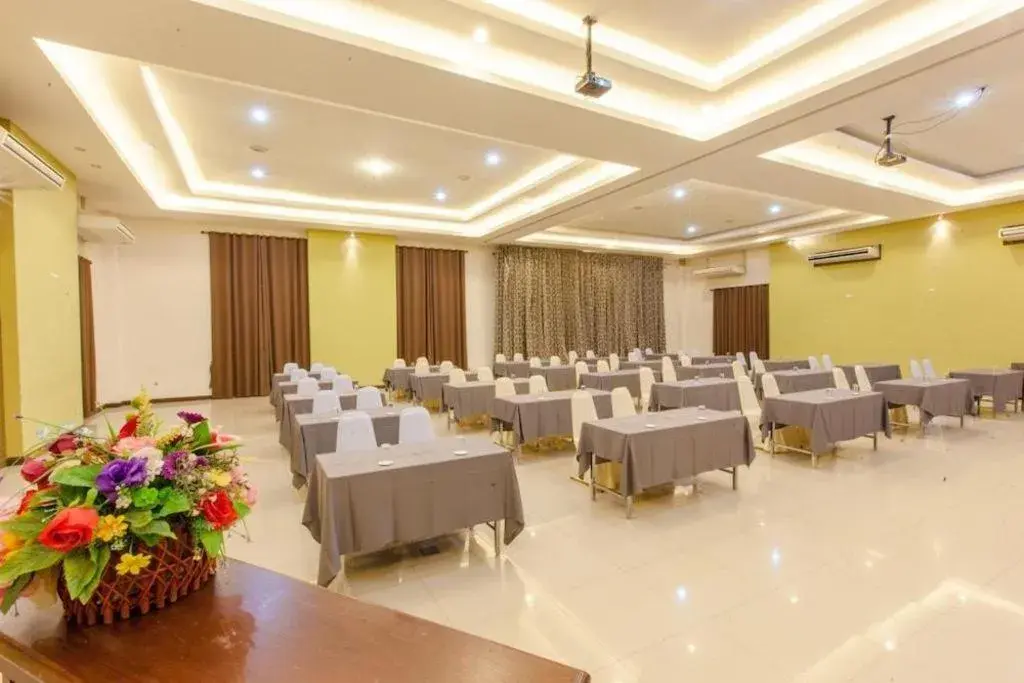 Varee Valley Resort and Restaurant Varee Valley Resort and Restaurant