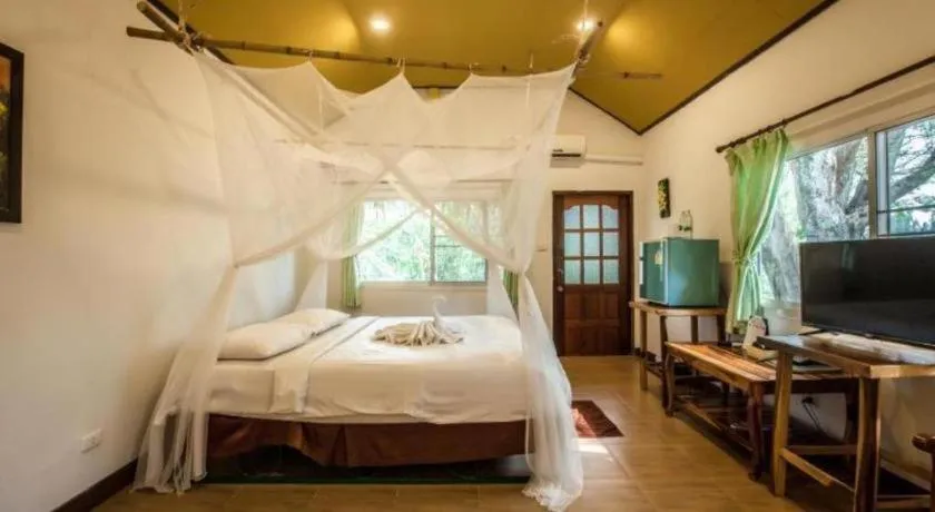 Bed in Varee Valley Resort and Restaurant