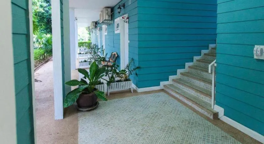 Varee Valley Resort and Restaurant