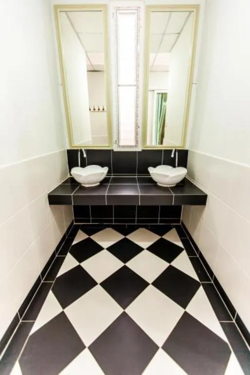 Varee Valley Resort and Restaurant