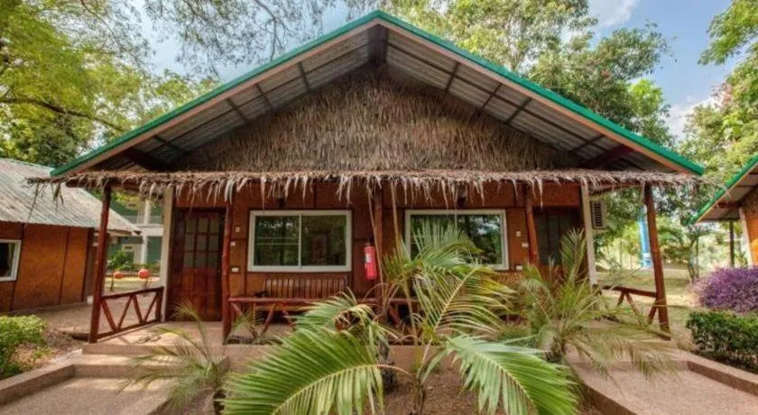 Varee Valley Resort and Restaurant