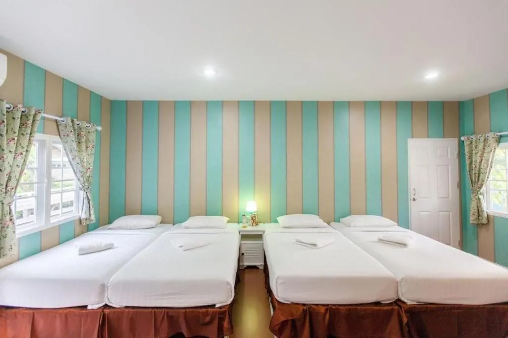 Bed in Varee Valley Resort and Restaurant