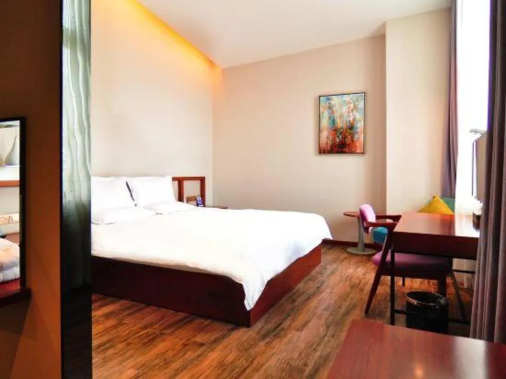 Bed in Hangzhou Berman Hotel