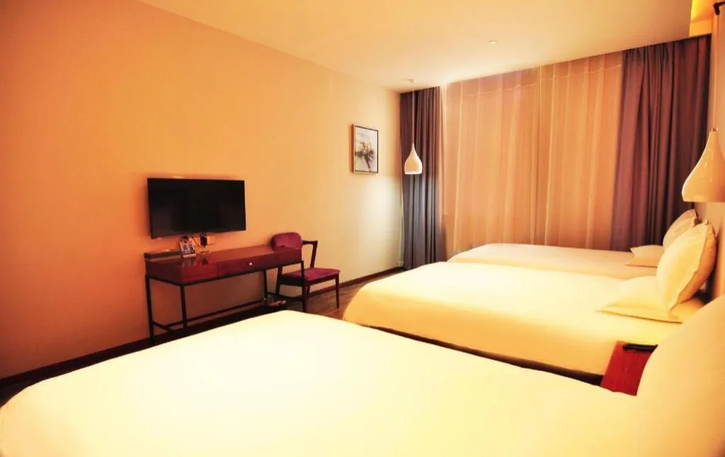 Bed in Hangzhou Berman Hotel