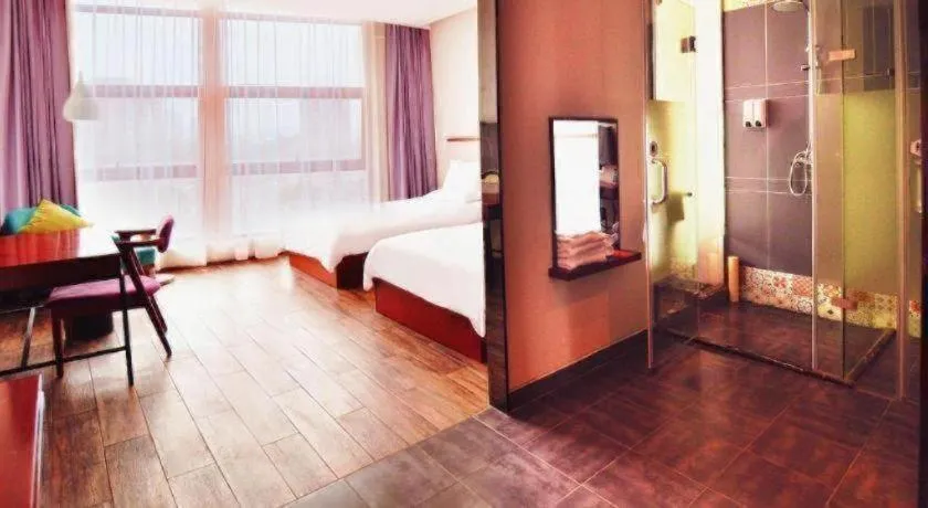 Bed in Hangzhou Berman Hotel