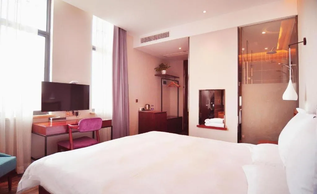 Bed in Hangzhou Berman Hotel