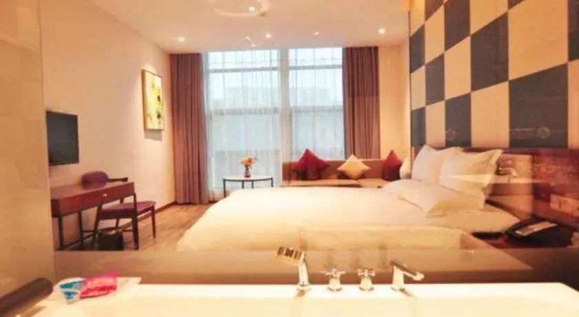 Bed in Hangzhou Berman Hotel