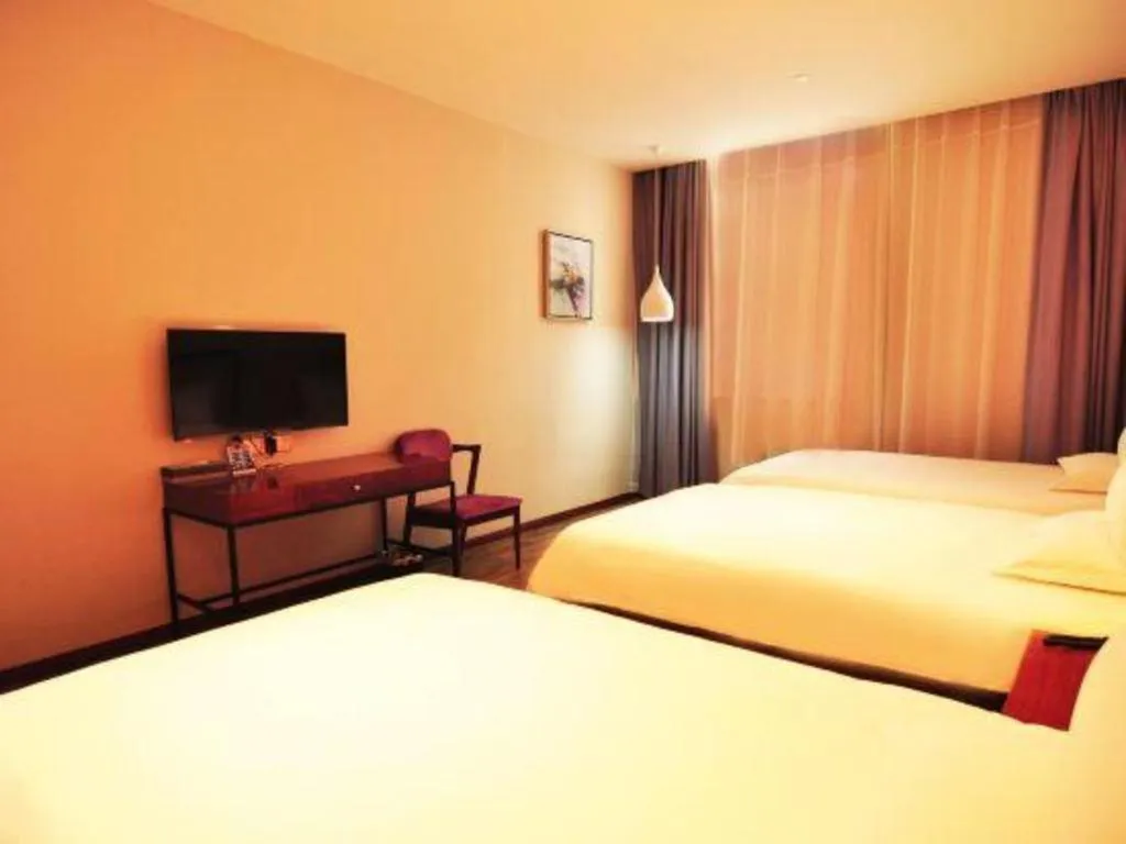 Bed in Hangzhou Berman Hotel