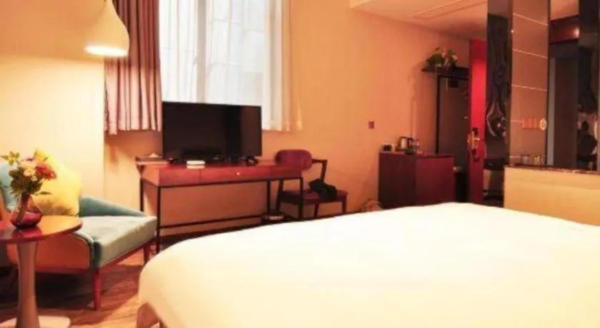 Bed in Hangzhou Berman Hotel