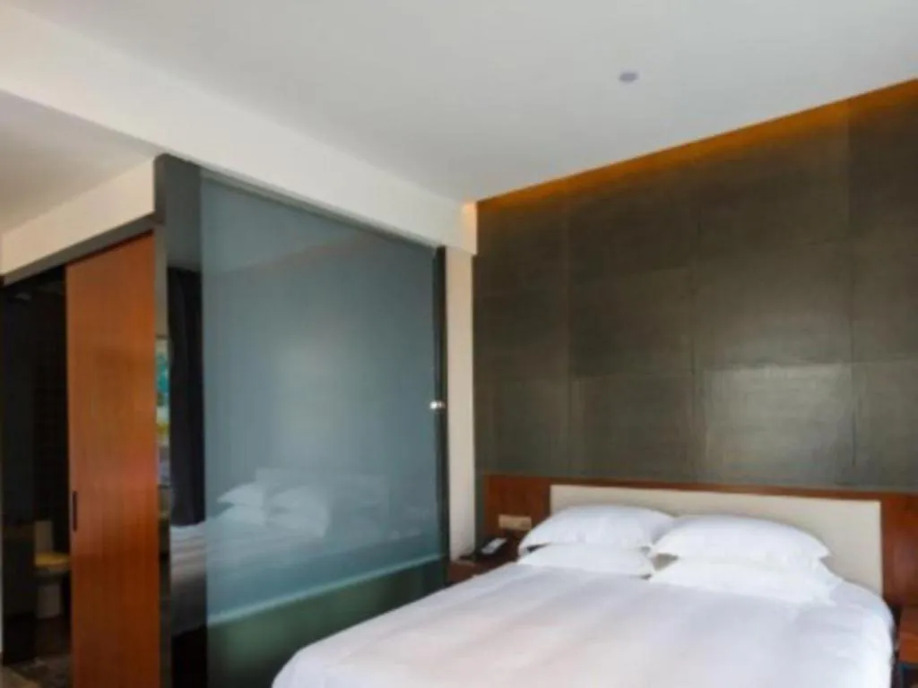 Bed in Hangzhou Berman Hotel