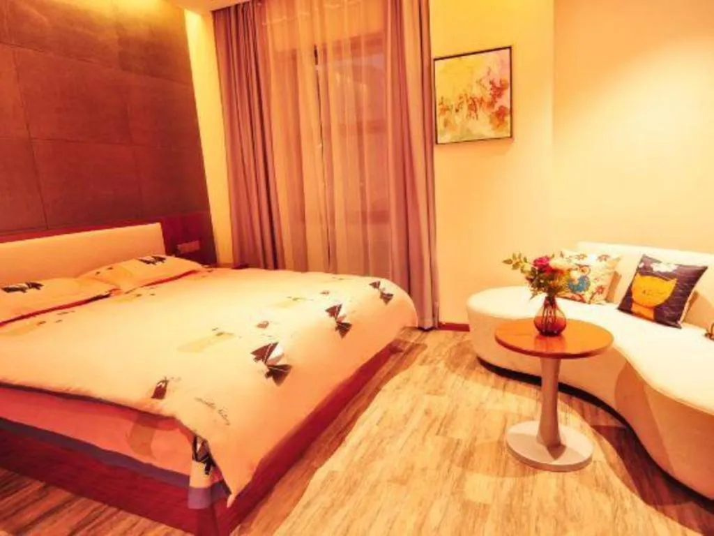 Bed in Hangzhou Berman Hotel