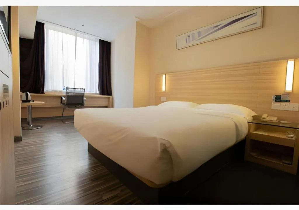 Bed in City Comfort Inn Changsha Tangshuili Fuyou