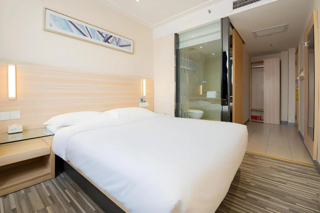 Bed in City Comfort Inn Changsha Tangshuili Fuyou