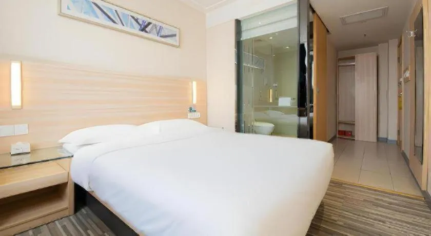 Bed in City Comfort Inn Changsha Tangshuili Fuyou