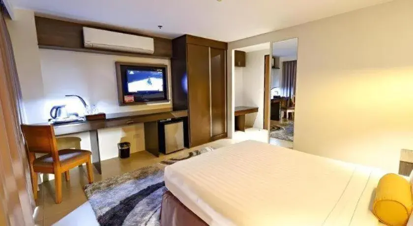 Bed in Home Crest Hotel Bed in Home Crest Hotel