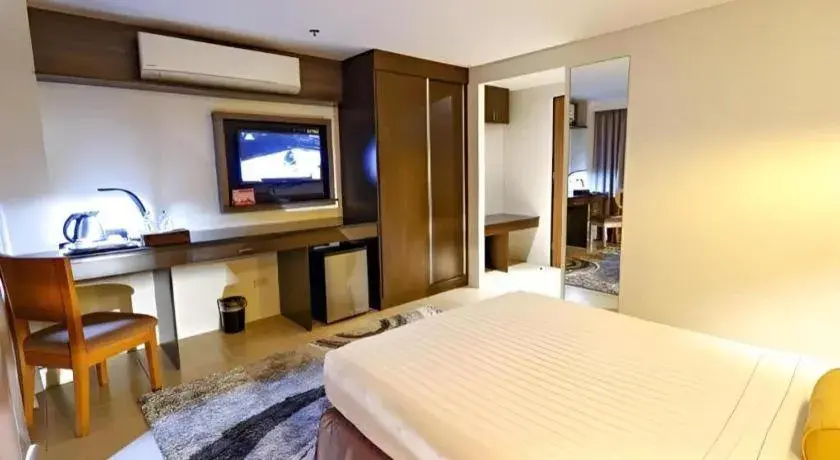 Bed in Home Crest Hotel Bed in Home Crest Hotel