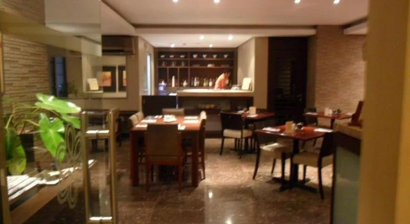 Amorsolo Mansion Hotel