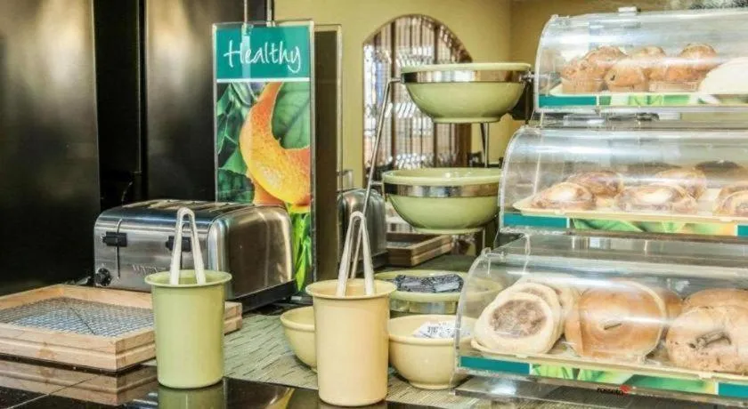 Quality Inn & Suites Shelbyville I-74