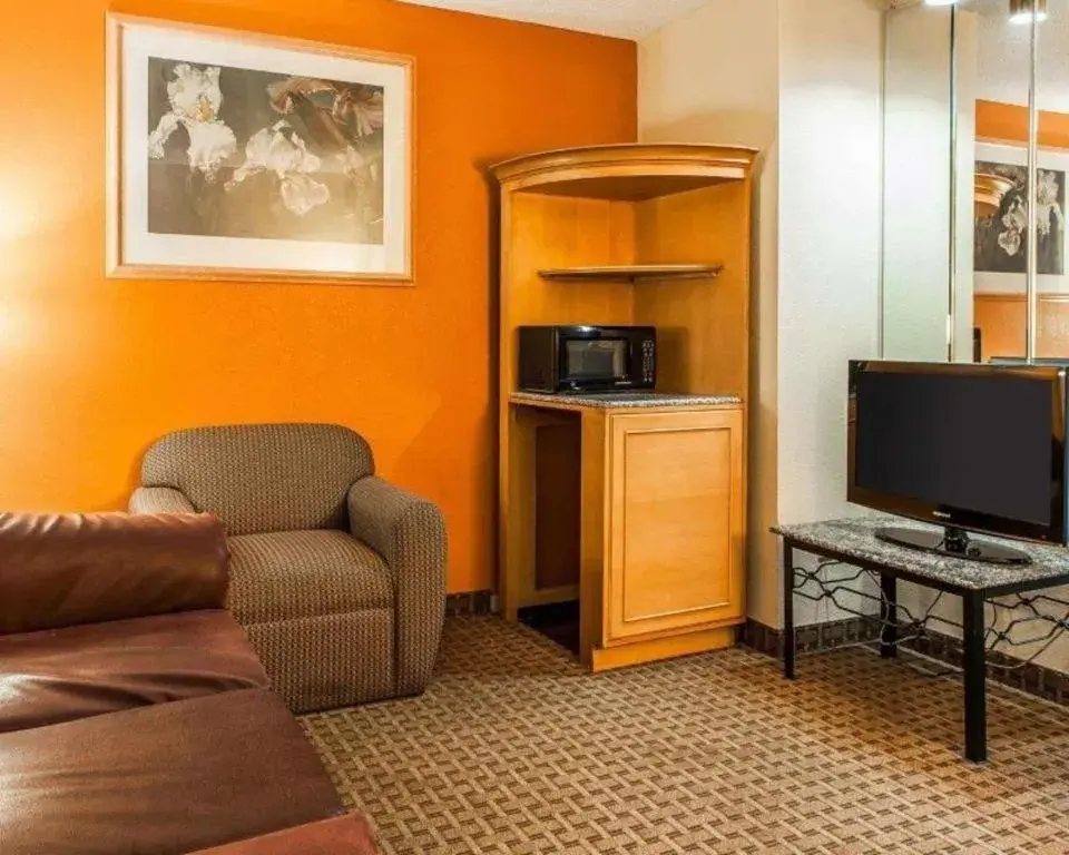 Quality Inn & Suites Shelbyville I-74 Quality Inn & Suites Shelbyville I-74