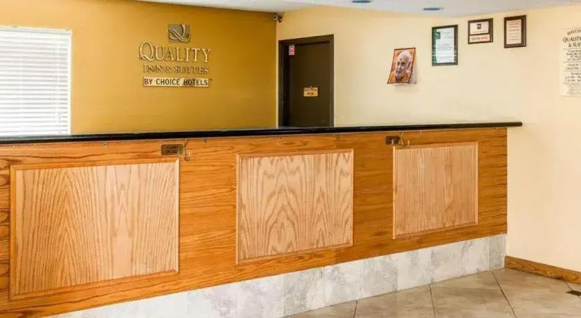 Quality Inn & Suites Shelbyville I-74 Quality Inn & Suites Shelbyville I-74