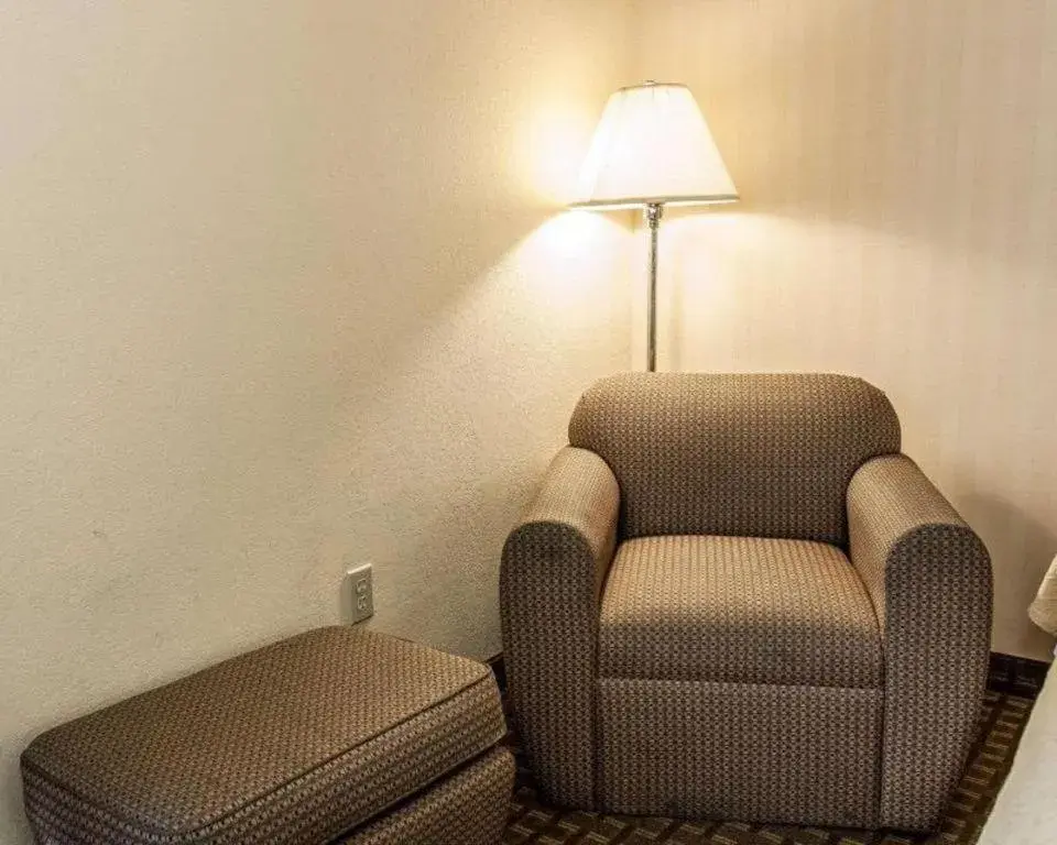 Quality Inn & Suites Shelbyville I-74 Quality Inn & Suites Shelbyville I-74