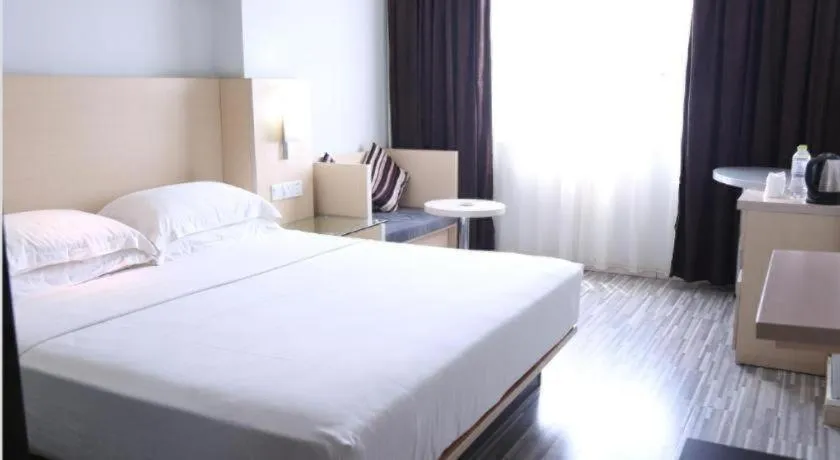 Bed in City Comfort Inn Nanning Shanglin Longhu Road