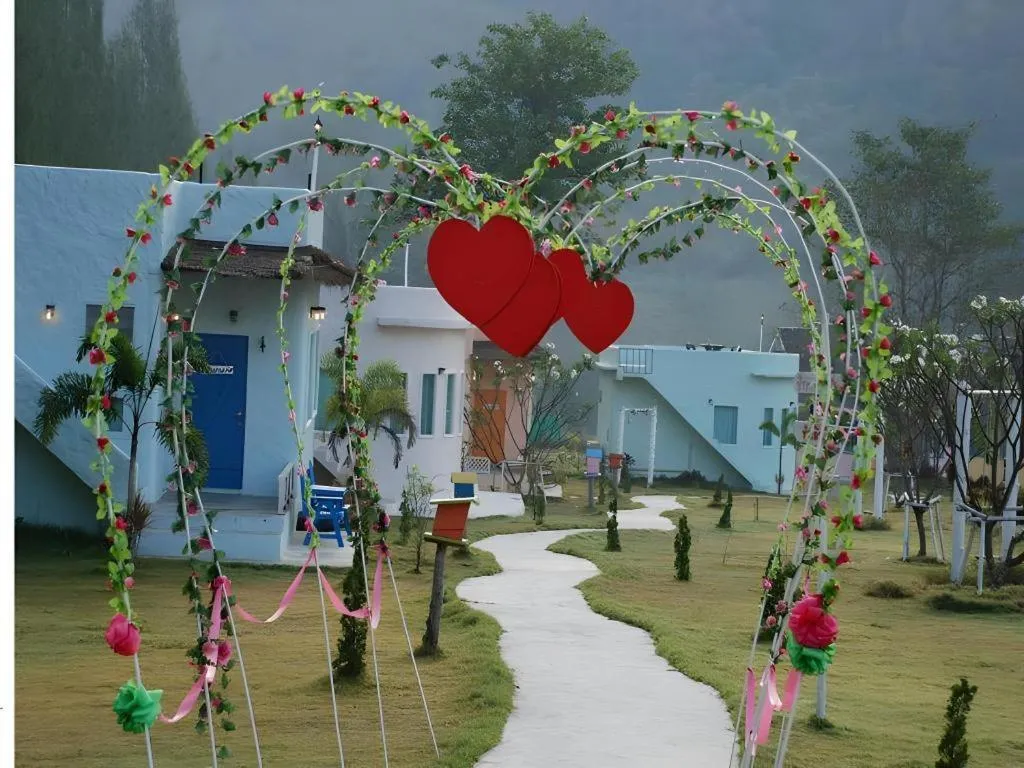 Rak Na Suan Pueng Resort