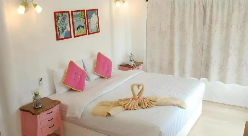 Bed in Rak Na Suan Pueng Resort Bed in Rak Na Suan Pueng Resort