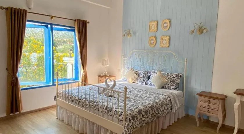 Bed in Rak Na Suan Pueng Resort