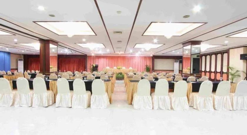 Regent's Park Hotel at Kayutangan Malang