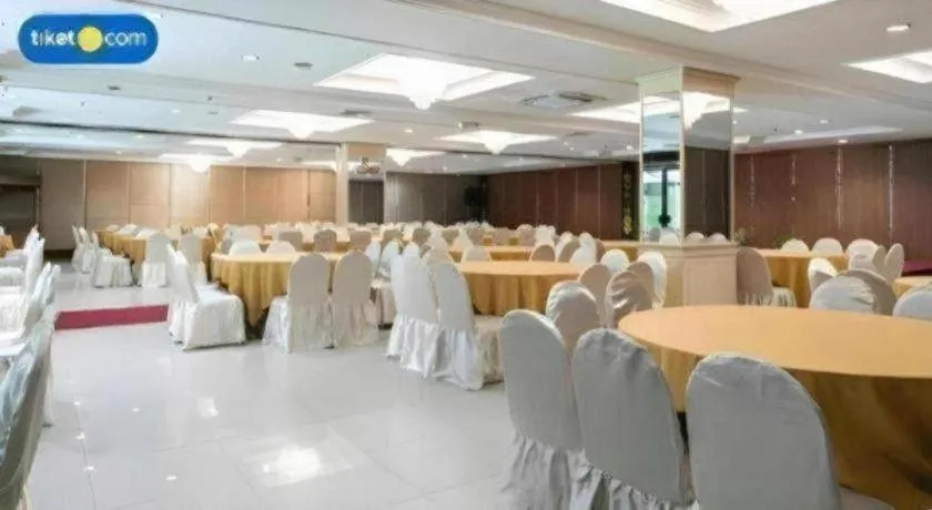 Regent's Park Hotel at Kayutangan Malang