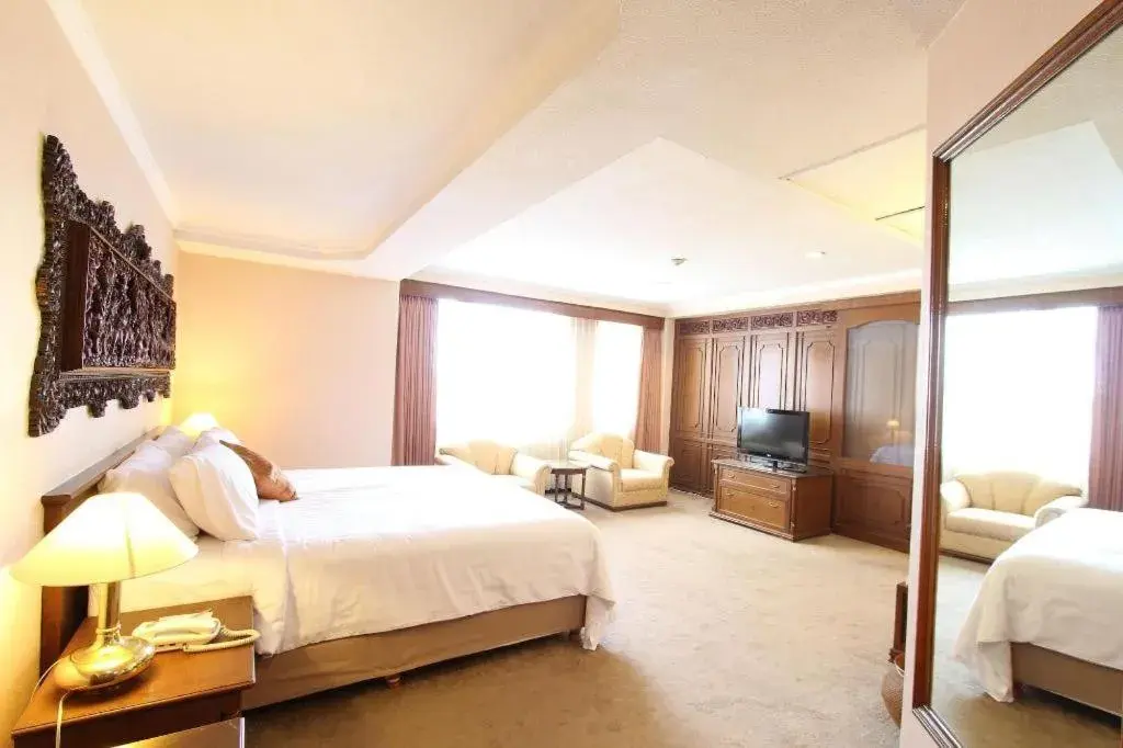 Bed in Regent's Park Hotel at Kayutangan Malang Bed in Regent's Park Hotel at Kayutangan Malang