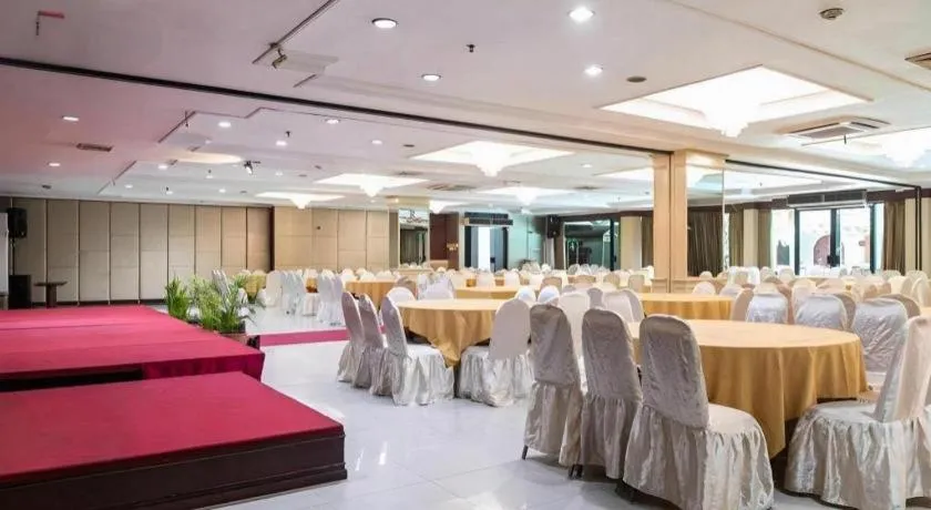 Regent's Park Hotel at Kayutangan Malang