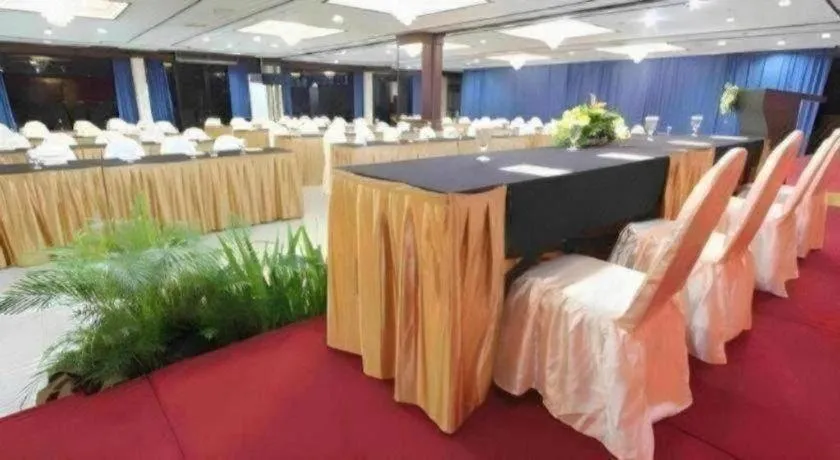 Regent's Park Hotel at Kayutangan Malang