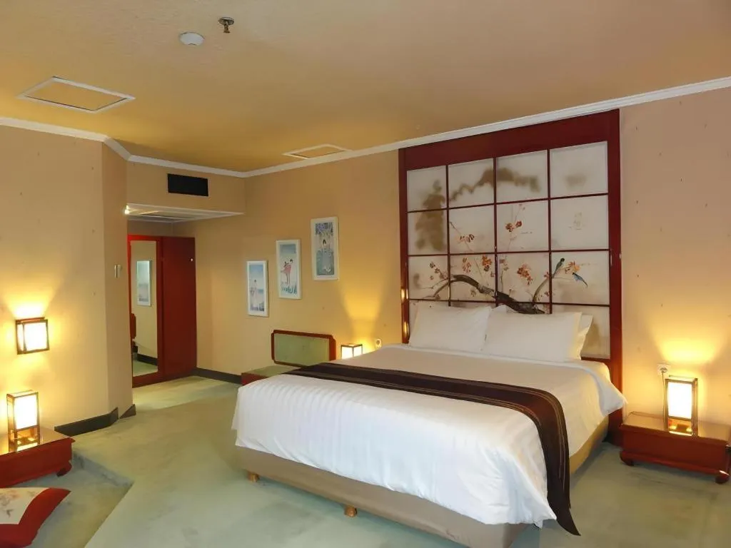 Regent's Park Hotel at Kayutangan Malang