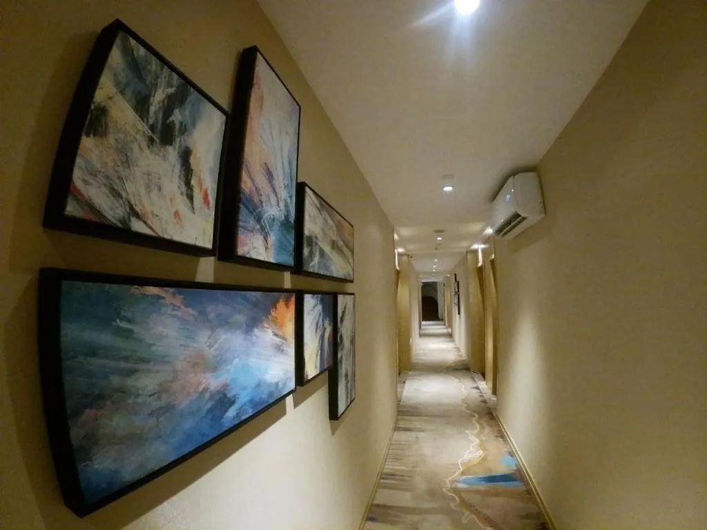 ST. MORITZ BUSINESS HOTEL