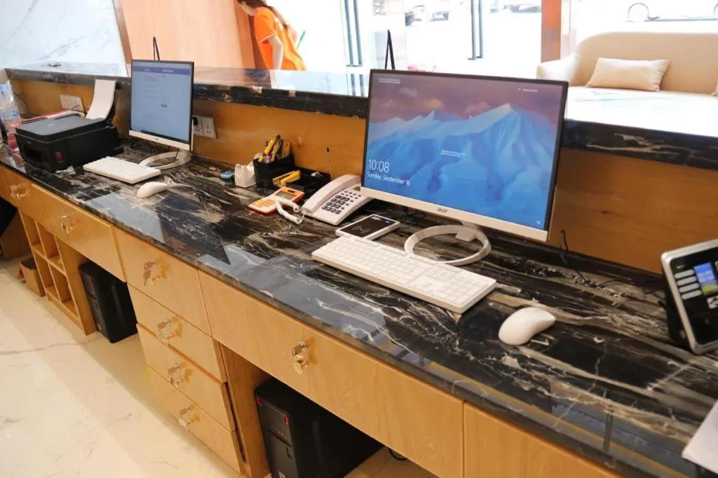 ST. MORITZ BUSINESS HOTEL