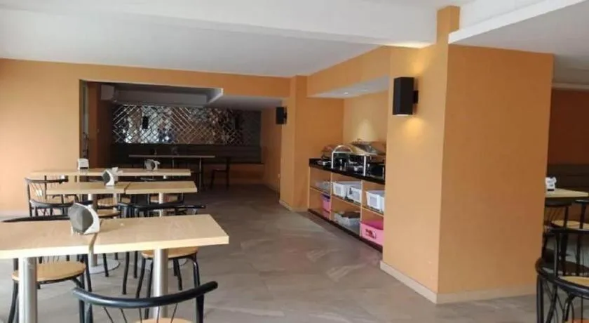 ST. MORITZ BUSINESS HOTEL