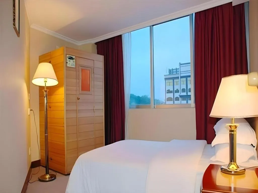 Bed in Out Sky Hotel