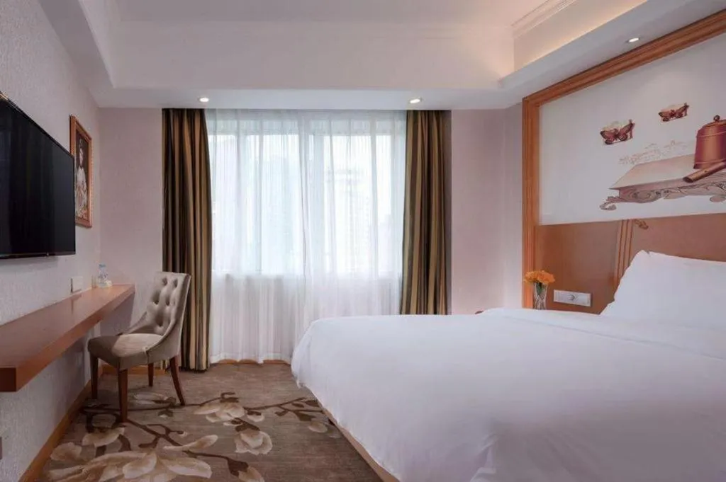 Bed in Out Sky Hotel